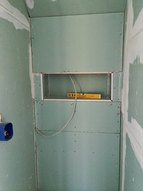 Fach in der Dusche 2